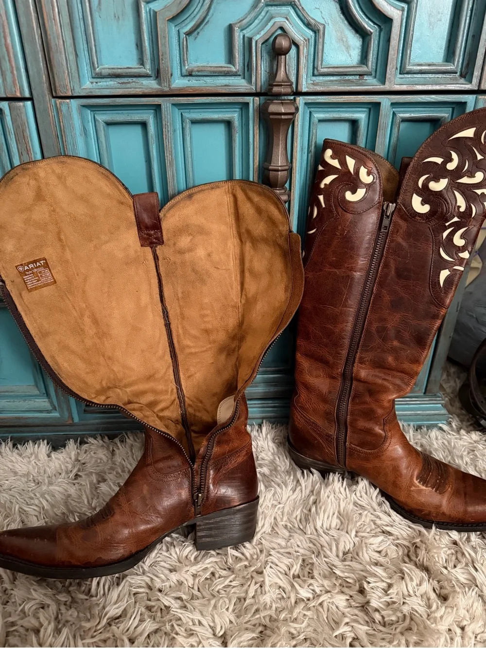 Artiat Knee-High Western Pointed Toe Boots with Cream Detailing. Size 10